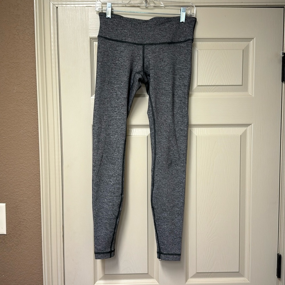 Lululemon gray heathered wonder under leggings size 6